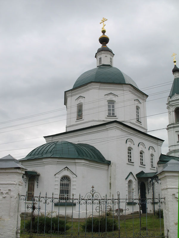 Крестовоздвиженский храм в деревне Марчуги Московской области